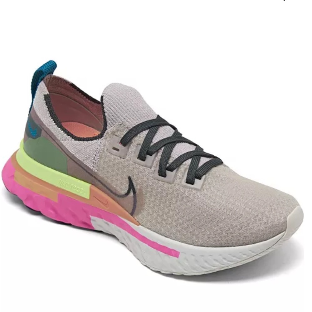 Nike Women's React Infinity Run Flyknit Running Sneakers 7.5